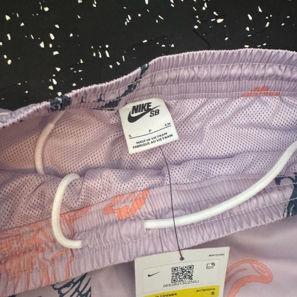 Adult Unisex Nike Swim Trunks - Picture 3 of 6